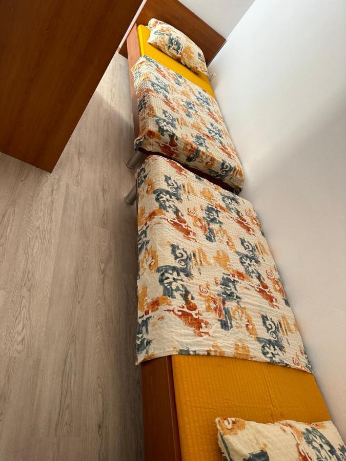 App 4 - 6 Persons Direct On The Seaside, 1St Floor Apartment Ljubač Exterior foto